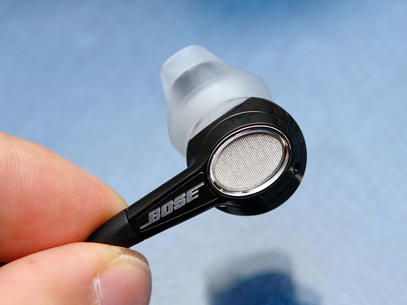 ボーズ、独自形状採用の同社初イヤフォン