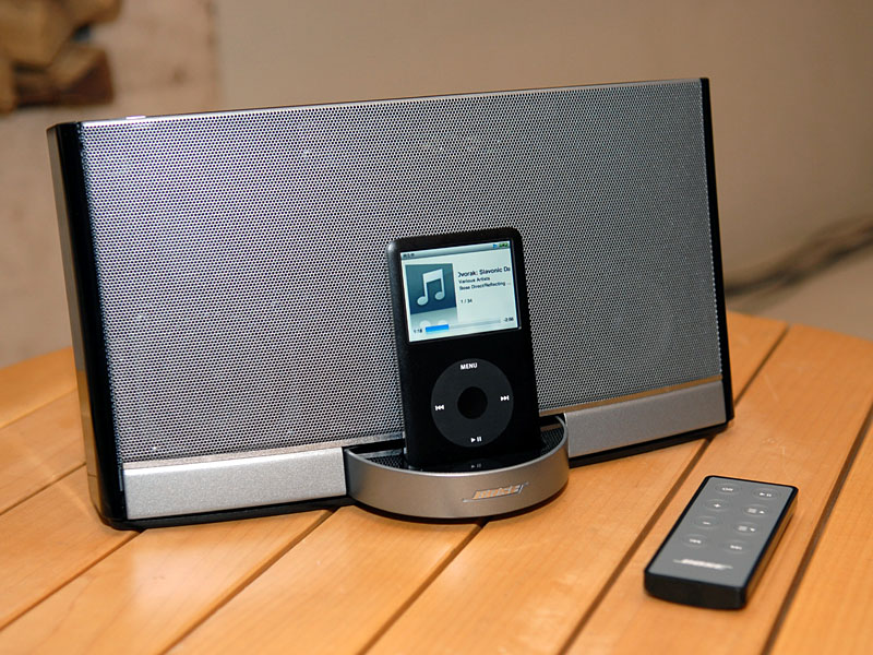 ボーズ、バッテリ駆動にも対応したiPod用スピーカー