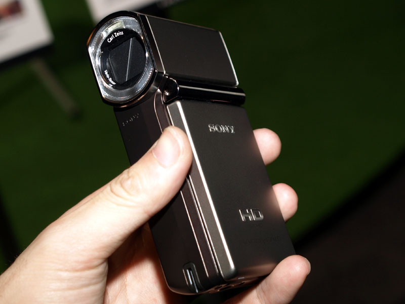 ソニー、世界最小フルHDハンディカムを発表