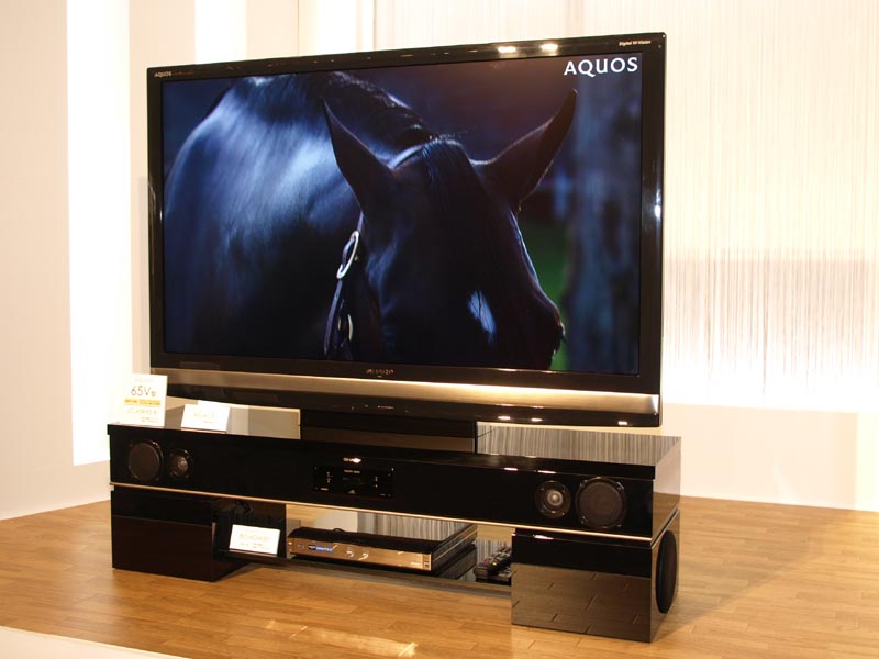 シャープ、コントラスト比高めた「AQUOS」Rシリーズ