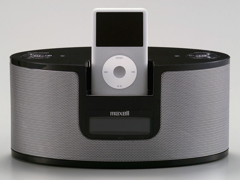 日立マクセル、iPodクレードル搭載アクティブスピーカー