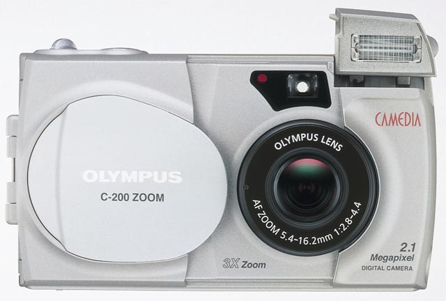 オリンパス、実用性を高めたコンパクトデジタルカメラ2機種