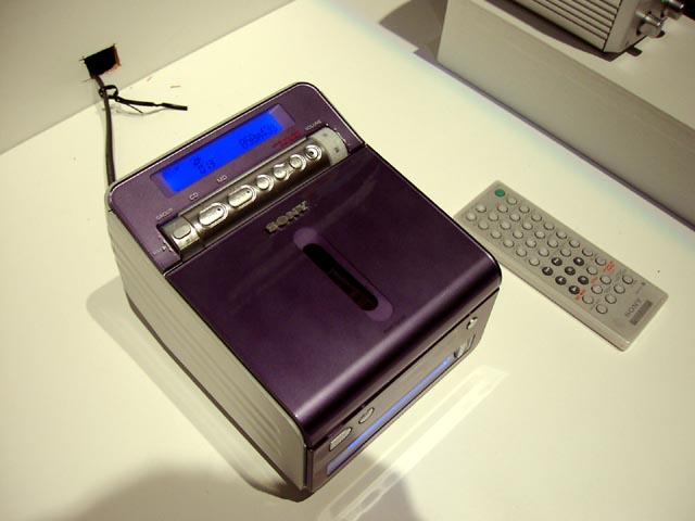 ソニー、「Net MD」対応デスクトップコンポの発売を延期