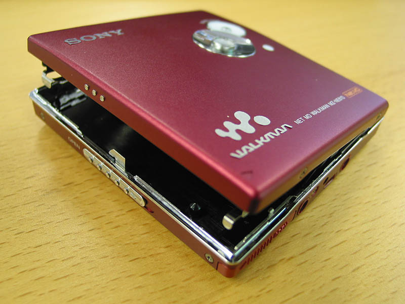 ソニー、両面アルミボディのNet MDウォークマン