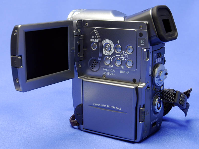 キヤノン、220万画素CCD搭載縦型DVカメラ「IXY DV M2」