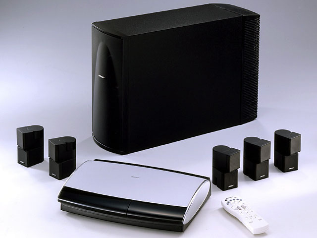 BOSE、自動音場補正搭載のプレーヤー付き5.1chシステム