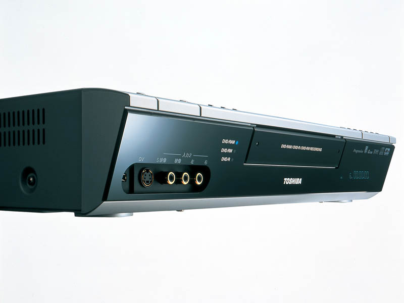 東芝、マルチドライブ採用のDVDレコーダ「D-R1」