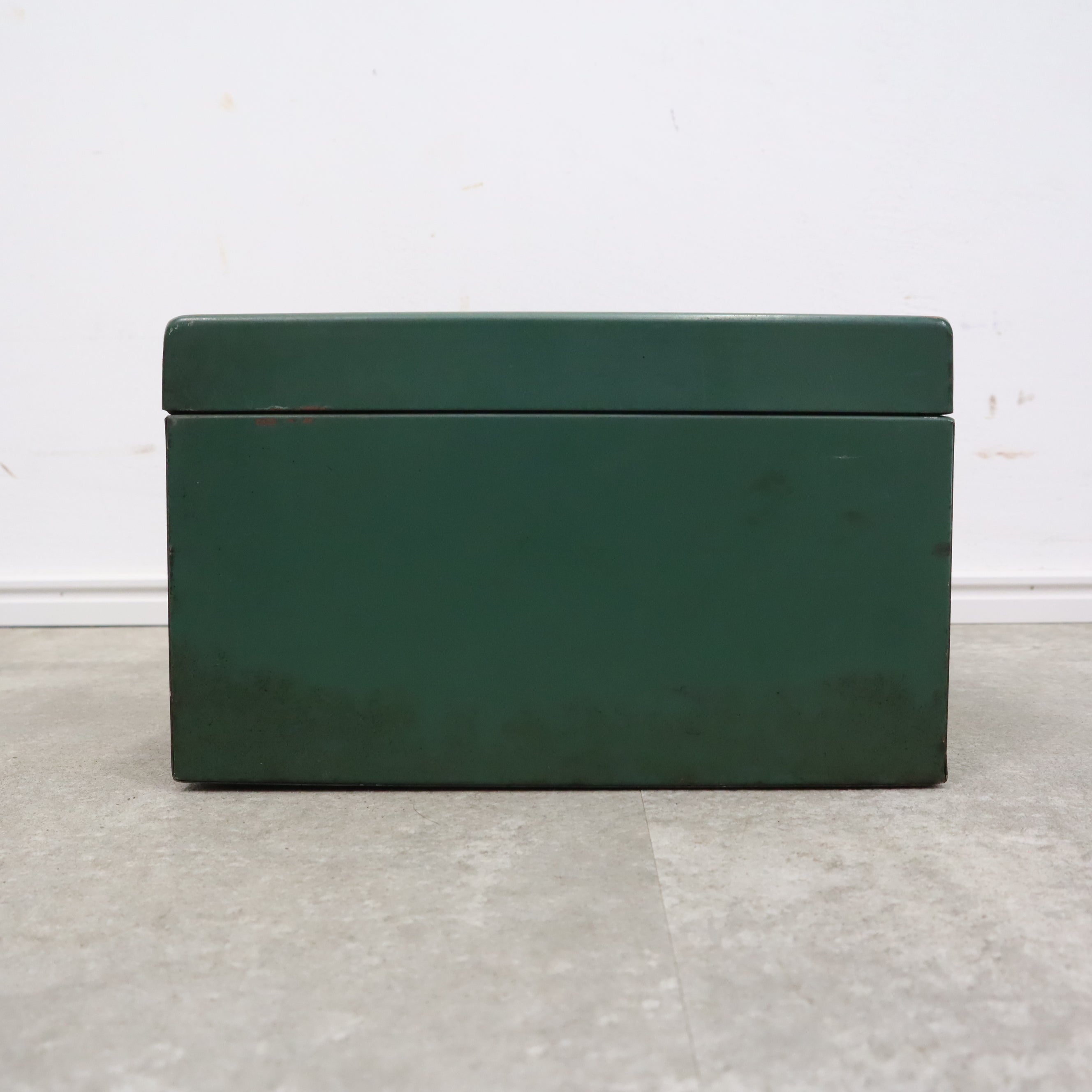 レトログリーンの手提げ金庫・キャッスボックス – バナルオンライン