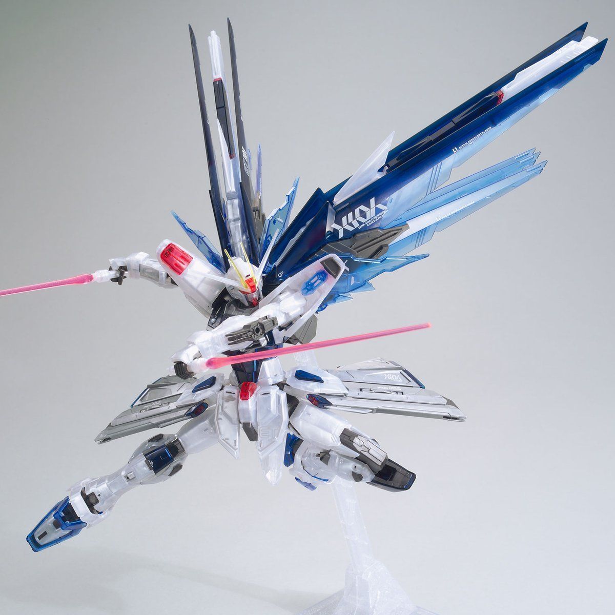 MG 1/100 ガンダムベース限定 フリーダムガンダム Ver．2．0