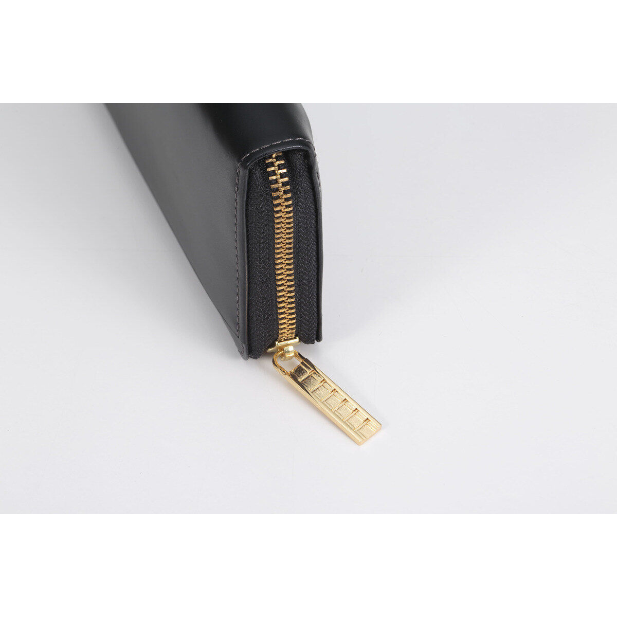 仮面ライダーゼロノス 本革ラウンド長財布【再販】 | 仮面ライダー電王