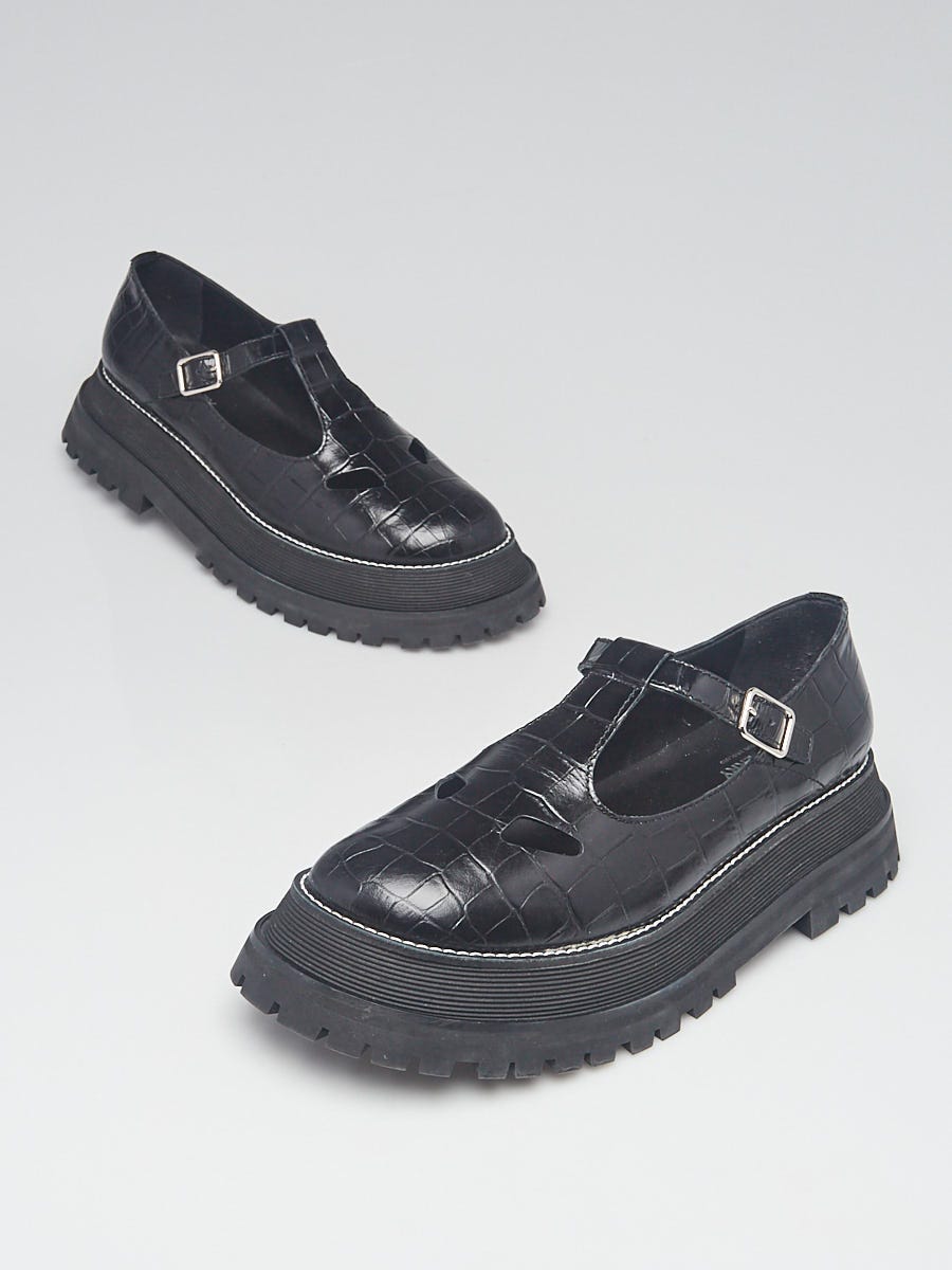 Burberry Black Croc Embossed Mary Jane Size 10.5/41 | Yoogi's Closet