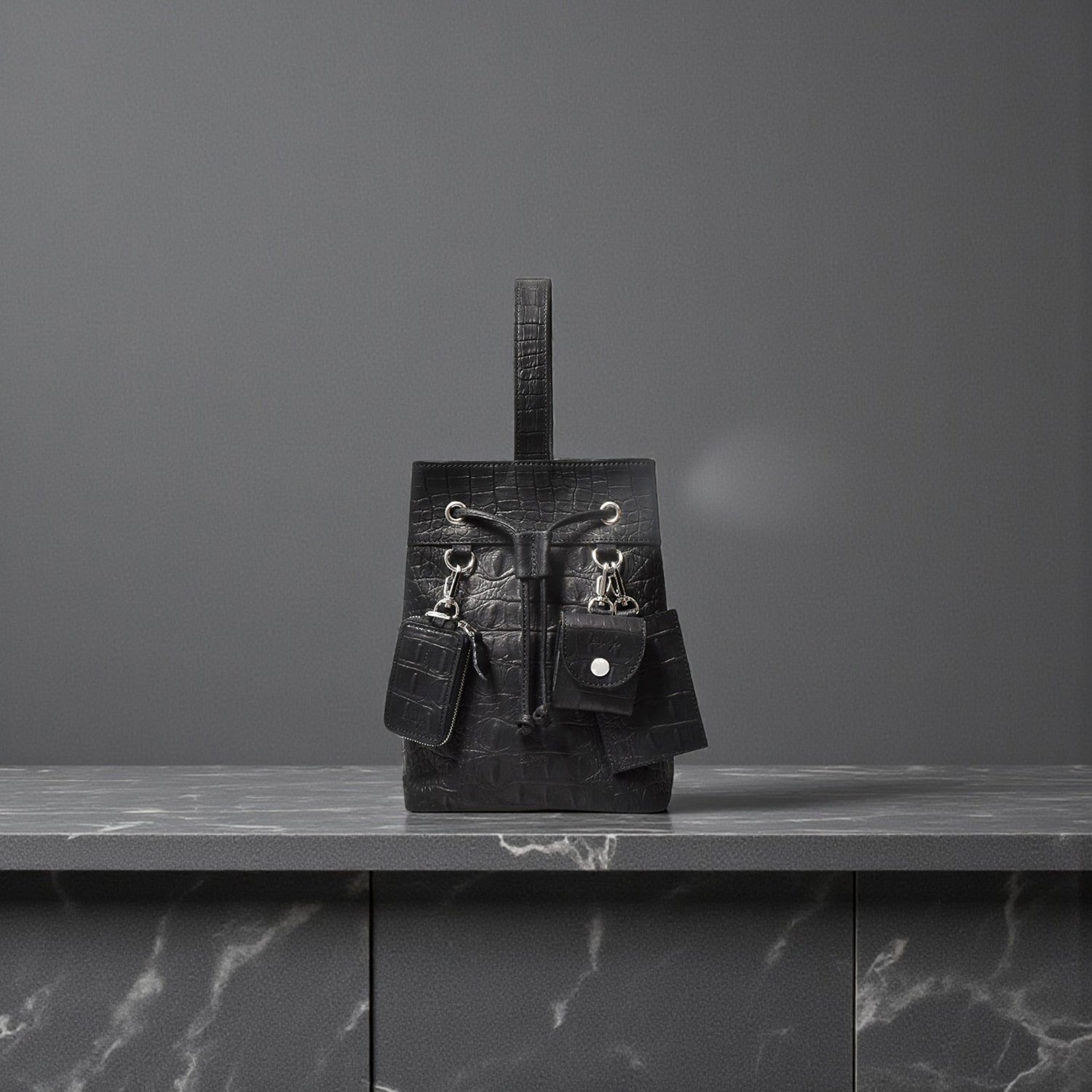 巾着｜BajoLugo（バジョルゴ）｜レザースニーカー、バッグ、財布