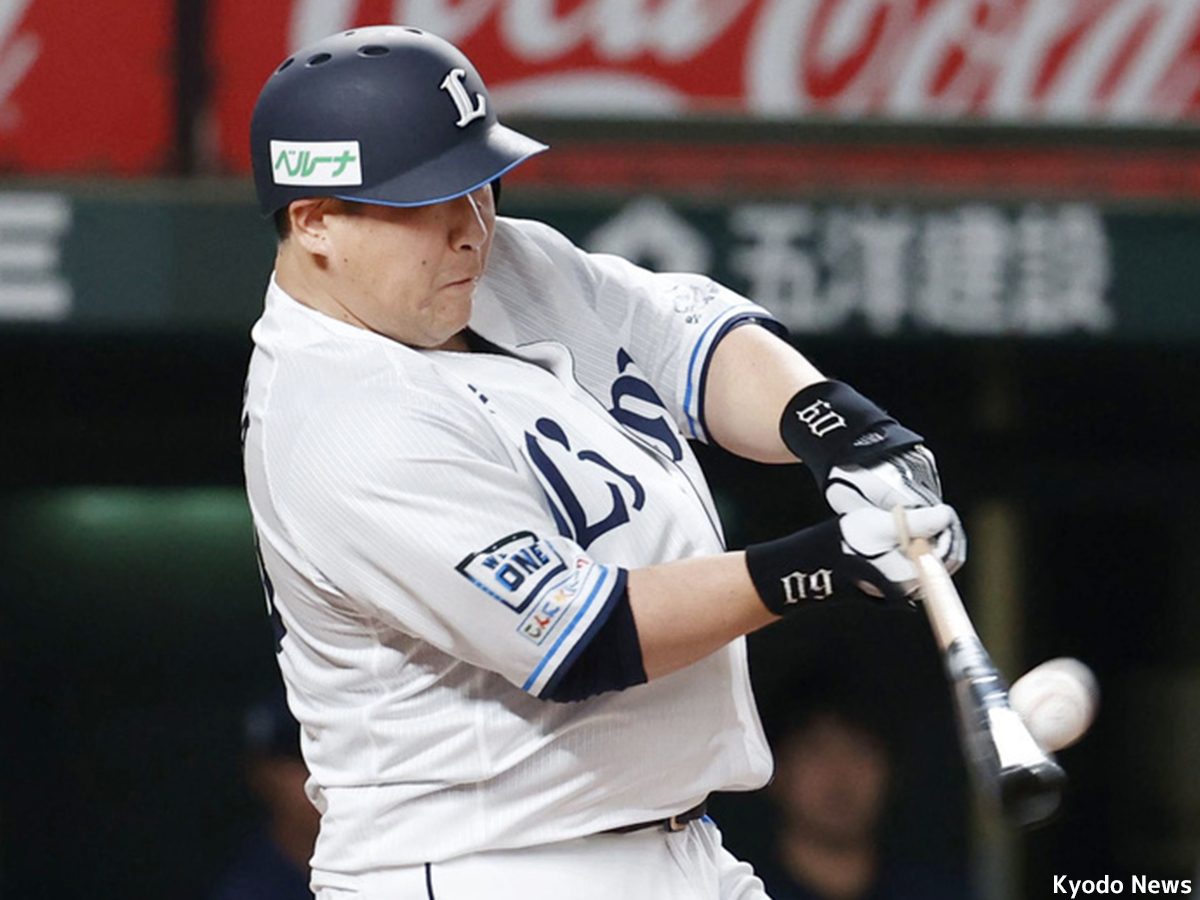 西武・中村剛也が史上初の2000三振 直後の460号弾に坂口氏「僕から