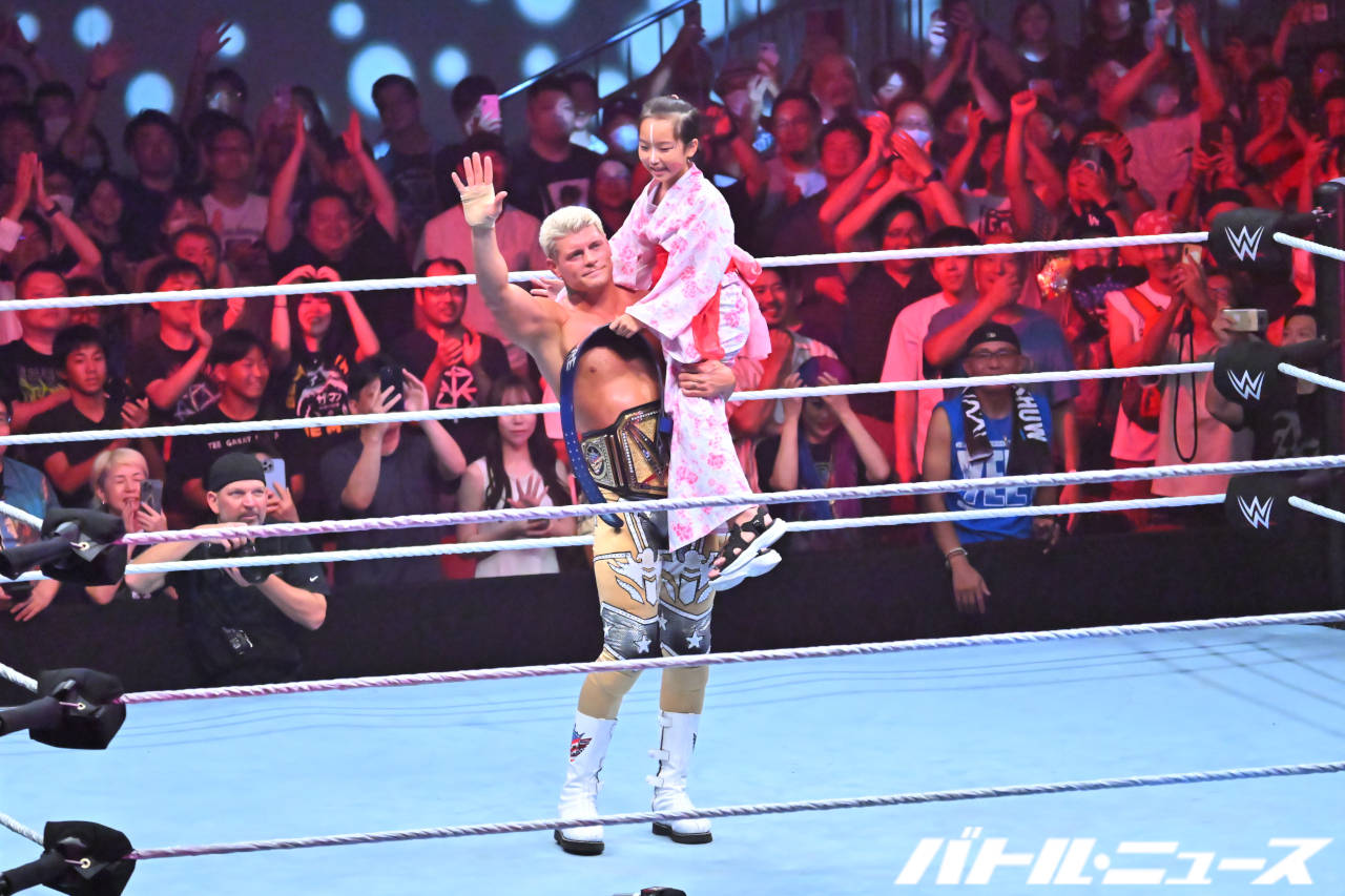 コーディ・ローデスがWWE日本公演でAJスタイルズから王座防衛！父