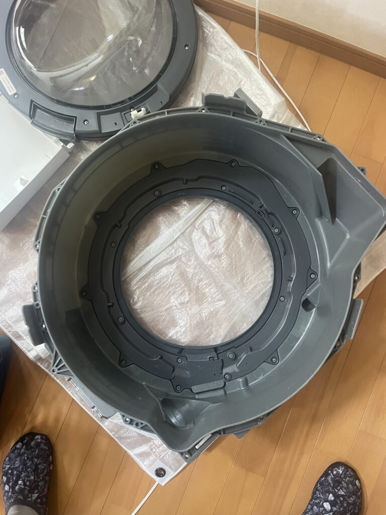 ドラム式洗濯機分解クリーニング/部品交換:Panasonic NA-VX3900L作業