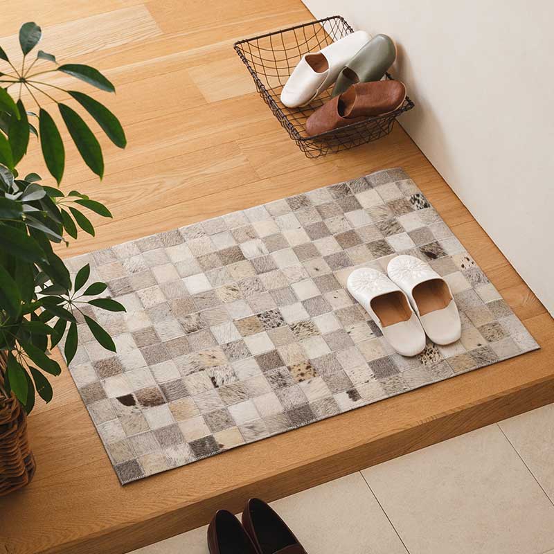 上質カウレザー] パッチワークのカウハイドラグ グレー マット