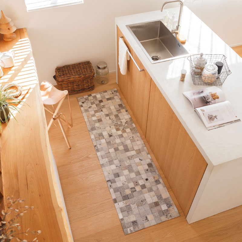 上質カウレザー] パッチワークのカウハイドラグ グレー スリム