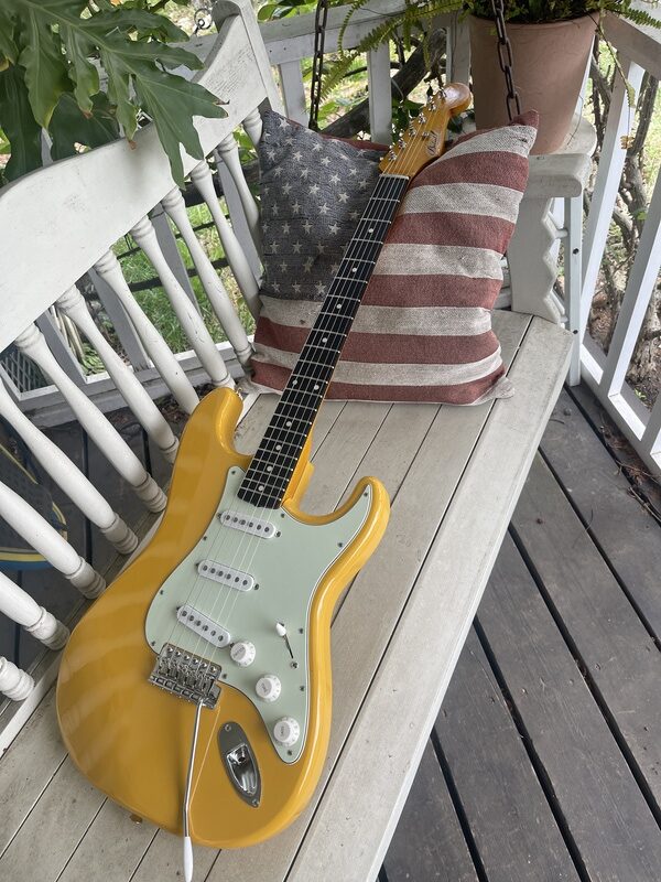 マスタードイエローのストラト納品 | Belial Guitar&Repair