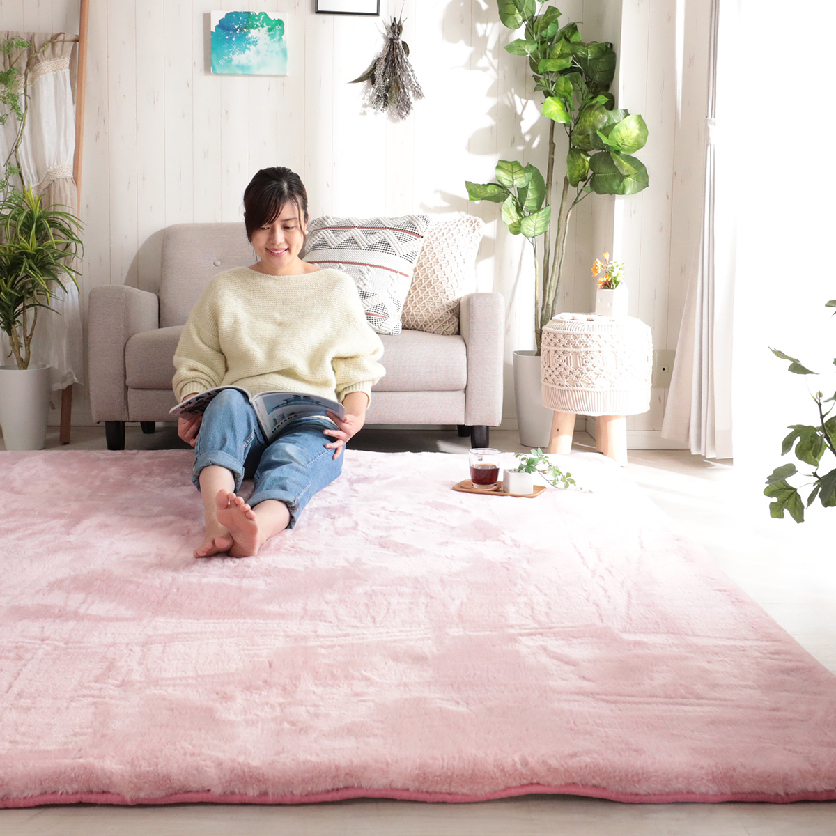 厚さ23mmの低反発素材を使用！クッション性抜群のラグ『ケリー2 ピンク