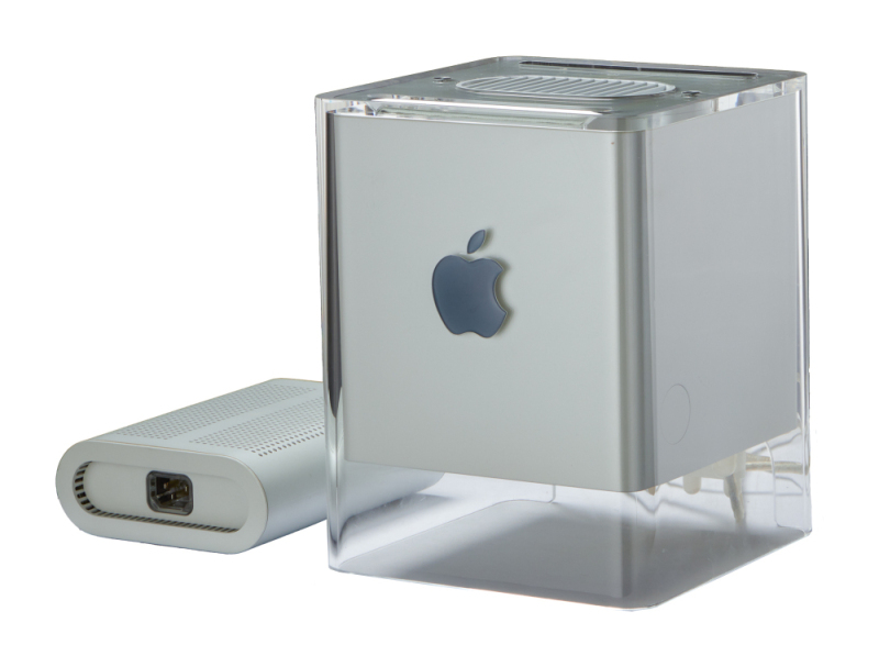 APPLE: 2000 POWER MAC G4 CUBE COMPUTER