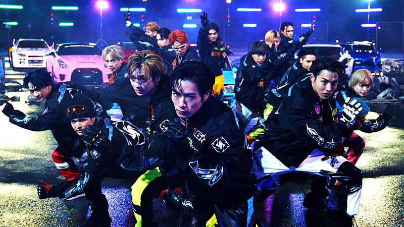 THE RAMPAGE、新曲「16BOOSTERZ」MVでダンス×ハイパフォーマンスカーの