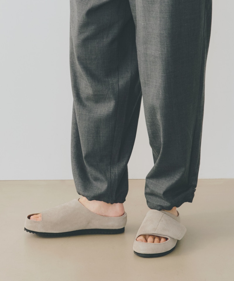 ベネクシー】120W スリム/ブラック ベロアレザー/サンダル メンズ