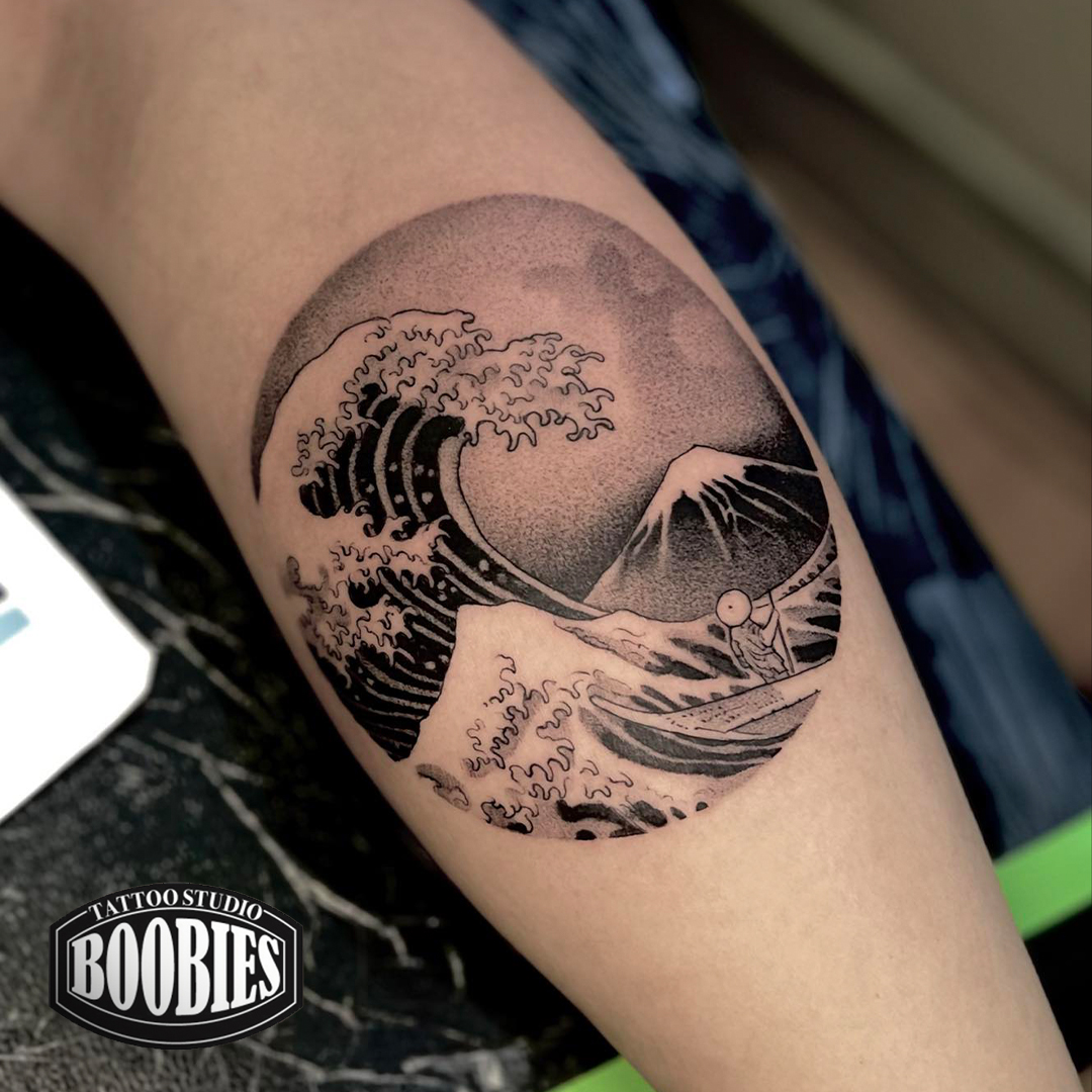 Hokusai's Great Wave | 名古屋大須のタトゥースタジオ【 BOOBIES