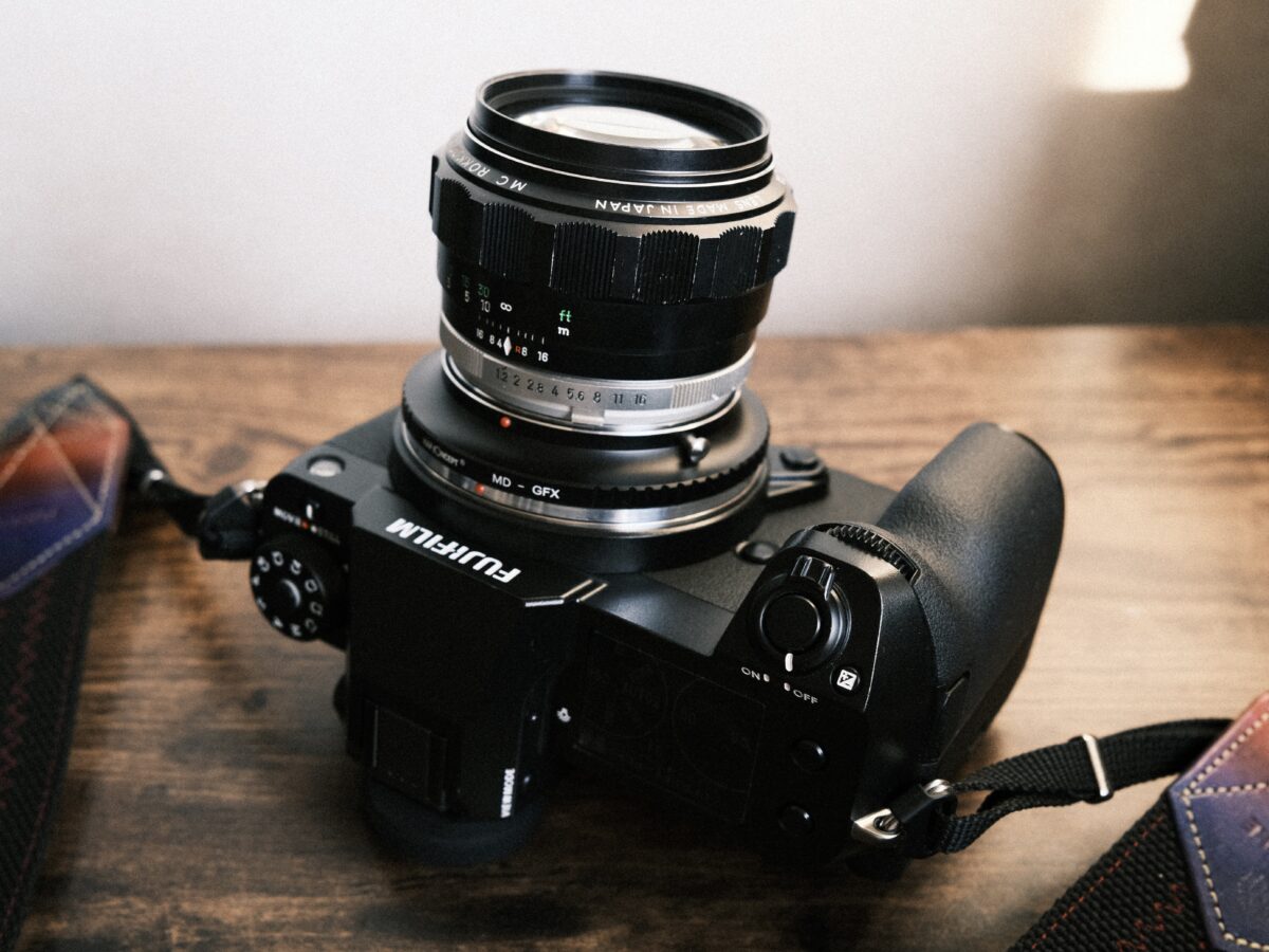 GFX × オールドレンズ。「MINOLTA AUTO ROKKOR-PF 58mm F1.4」 | BORN