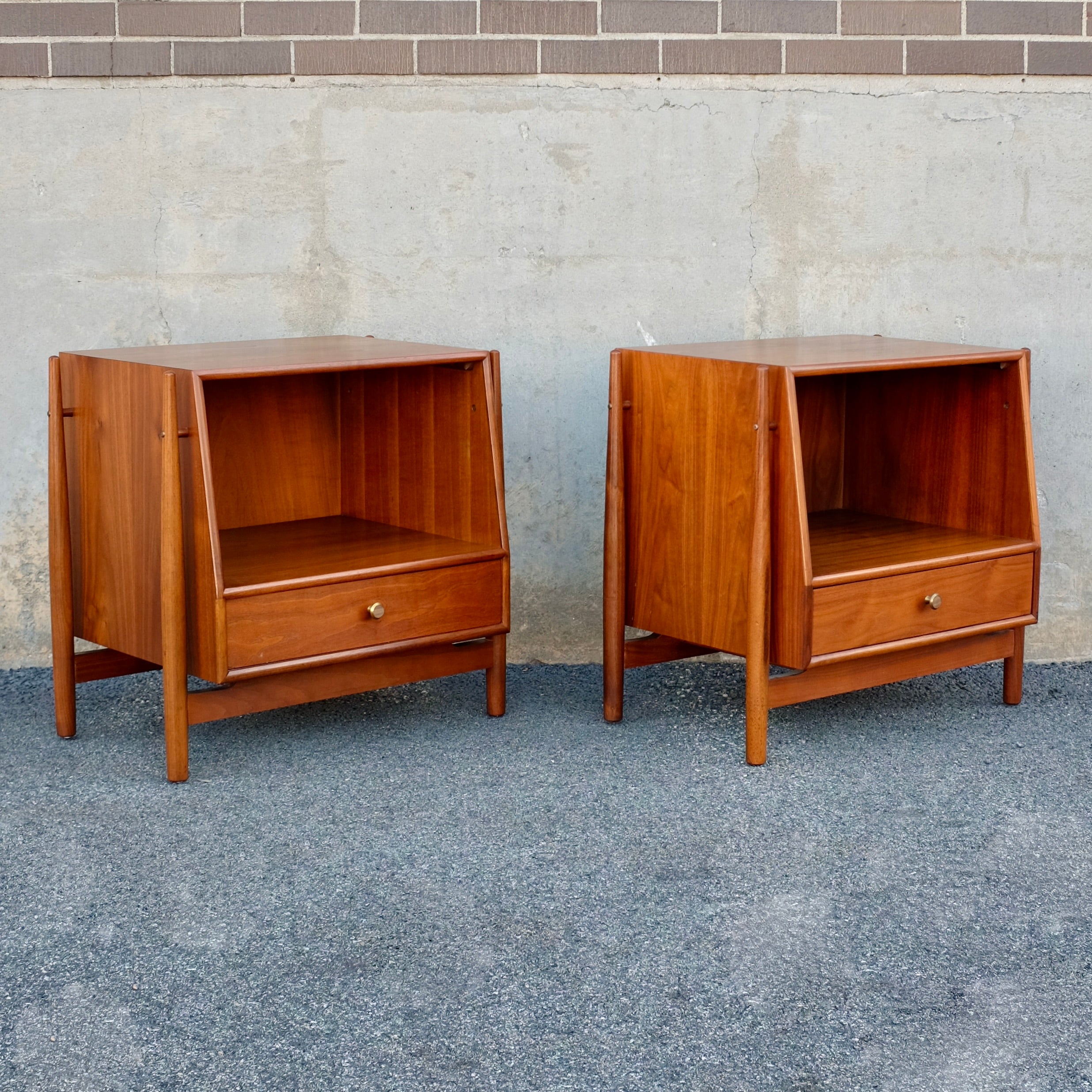 Mid Century Modern Vintage Drexel Furniture 
