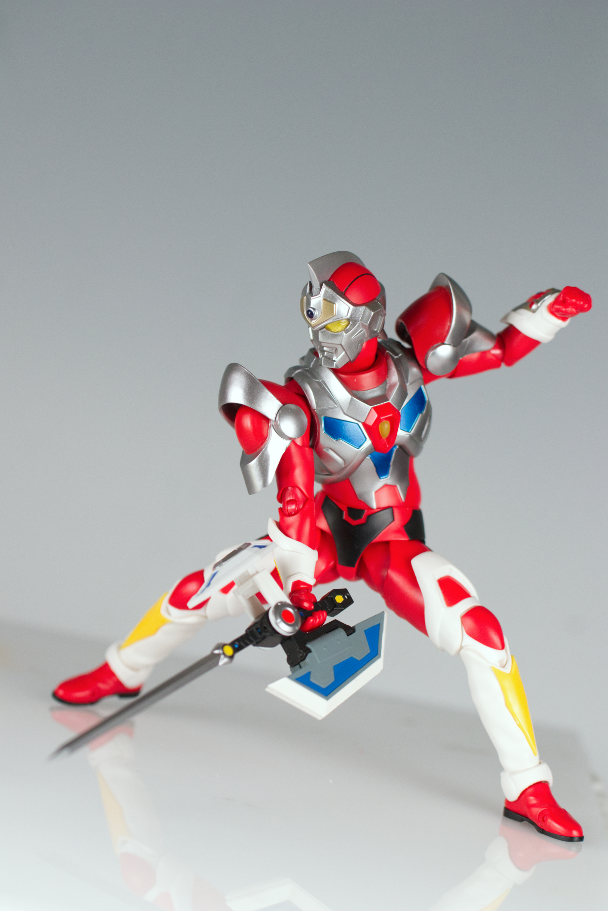 S.H.Figuarts 真骨彫製法 グリッドマン ミニレビュー | ヒーロー