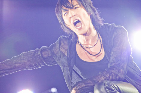 氷室京介、全曲BOOWY復興ライブで11万人が黙祷 - 氷室京介 NEWS