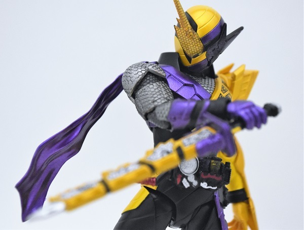 S.H.Figuarts 仮面ライダービルド ニンニンコミックフォーム | 魂の玩具箱