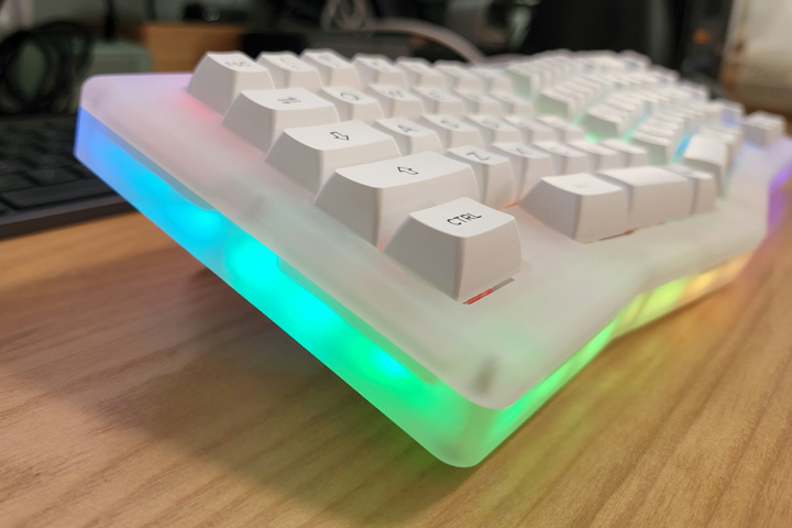 Akko、自作系の要素が強いAlice配列のメカニカルキーボード『ACR Pro