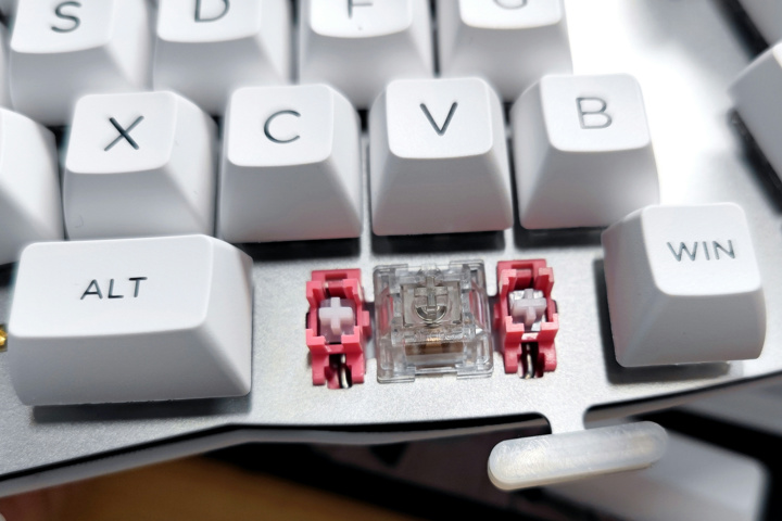 Akko、自作系の要素が強いAlice配列のメカニカルキーボード『ACR Pro