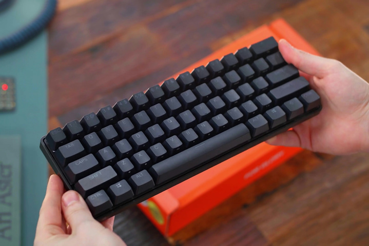 SteelSeries、自身初の60％レイアウト/ワイヤレスで新スイッチも特徴と