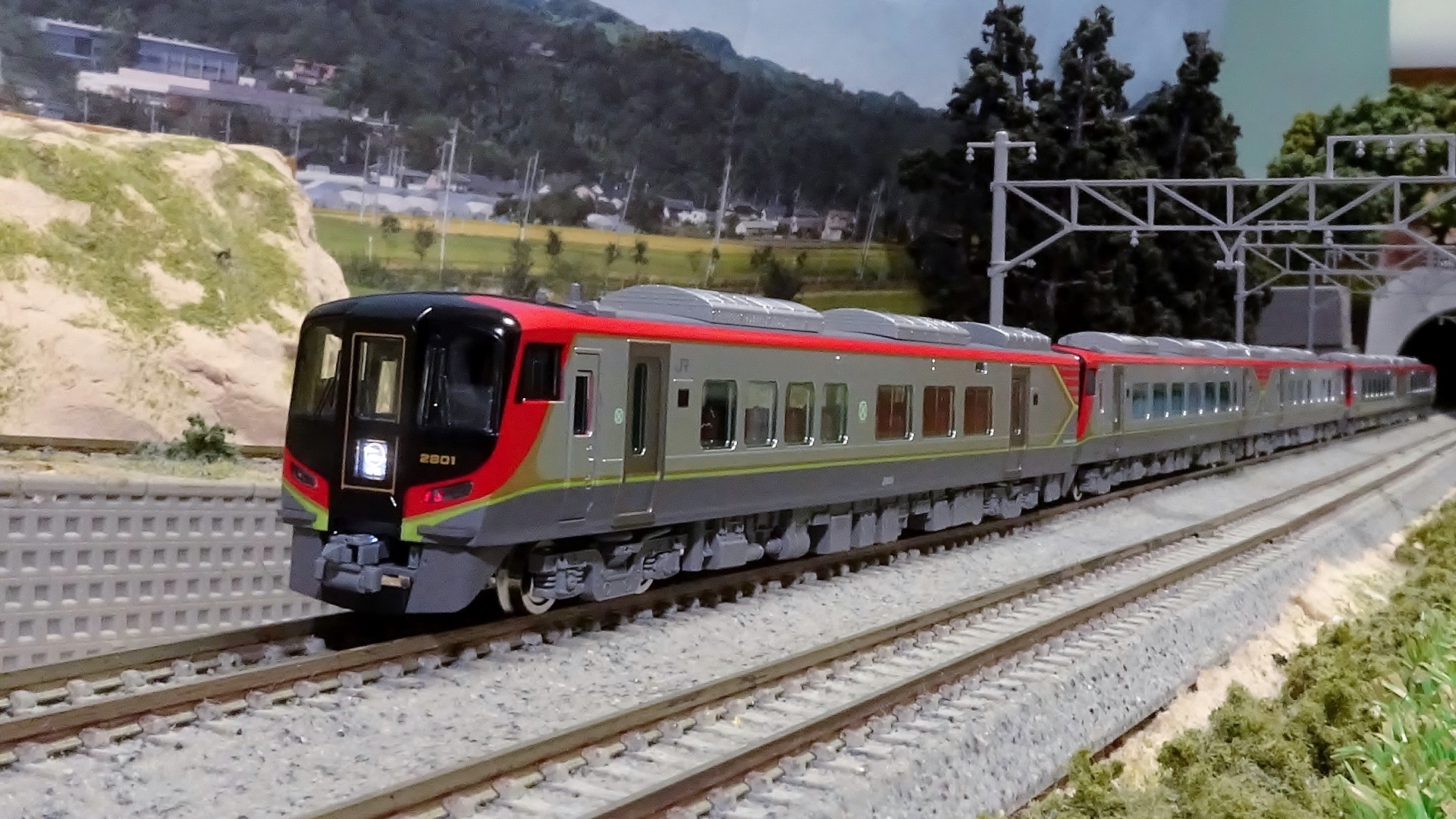 新車入線】JR四国 2700系特急「南風・しまんと」 - ビスタ模型鉄道