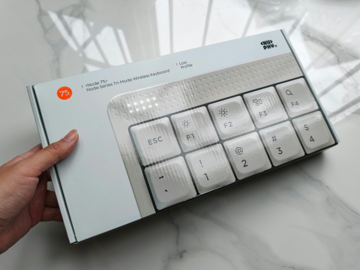 NuPhy、ロープロファイル＆レトロデザインでワイヤレスの75