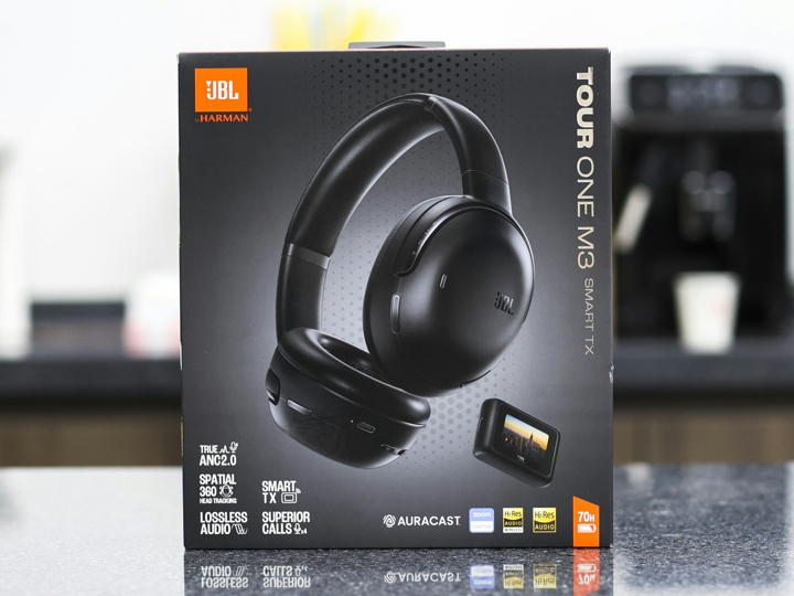 JBL TOUR ONE M3』レビューチェック ～トランスミッターを使ってナンボ