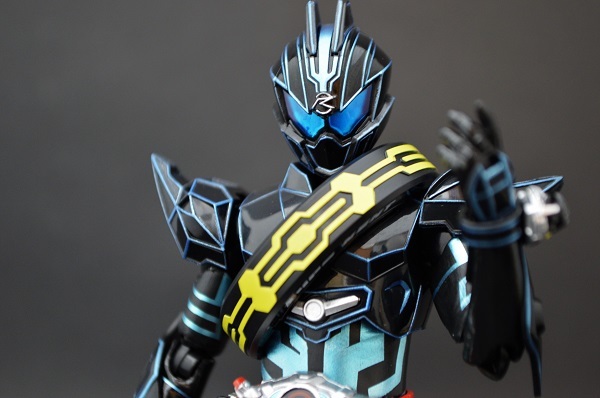S.H.Figuarts 仮面ライダーダークドライブ タイプネクスト | 魂の玩具箱