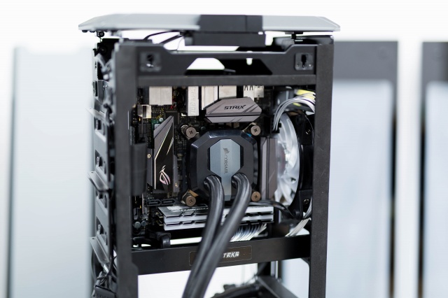 PCケース】Phanteks 『Evolv Shift X』 画像など | ヲチモノ