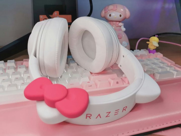 Razer 『Razer Kraken BT Kitty Edition (Hello Kitty)』 画像など