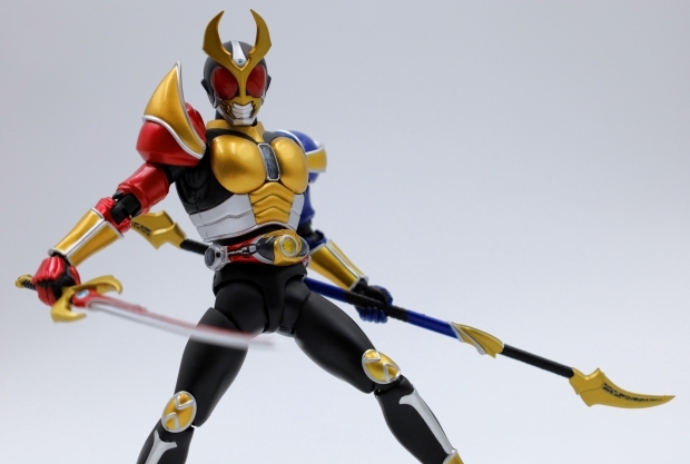 S.H.Figuarts（真骨彫製法） 仮面ライダーアギト トリニティフォーム