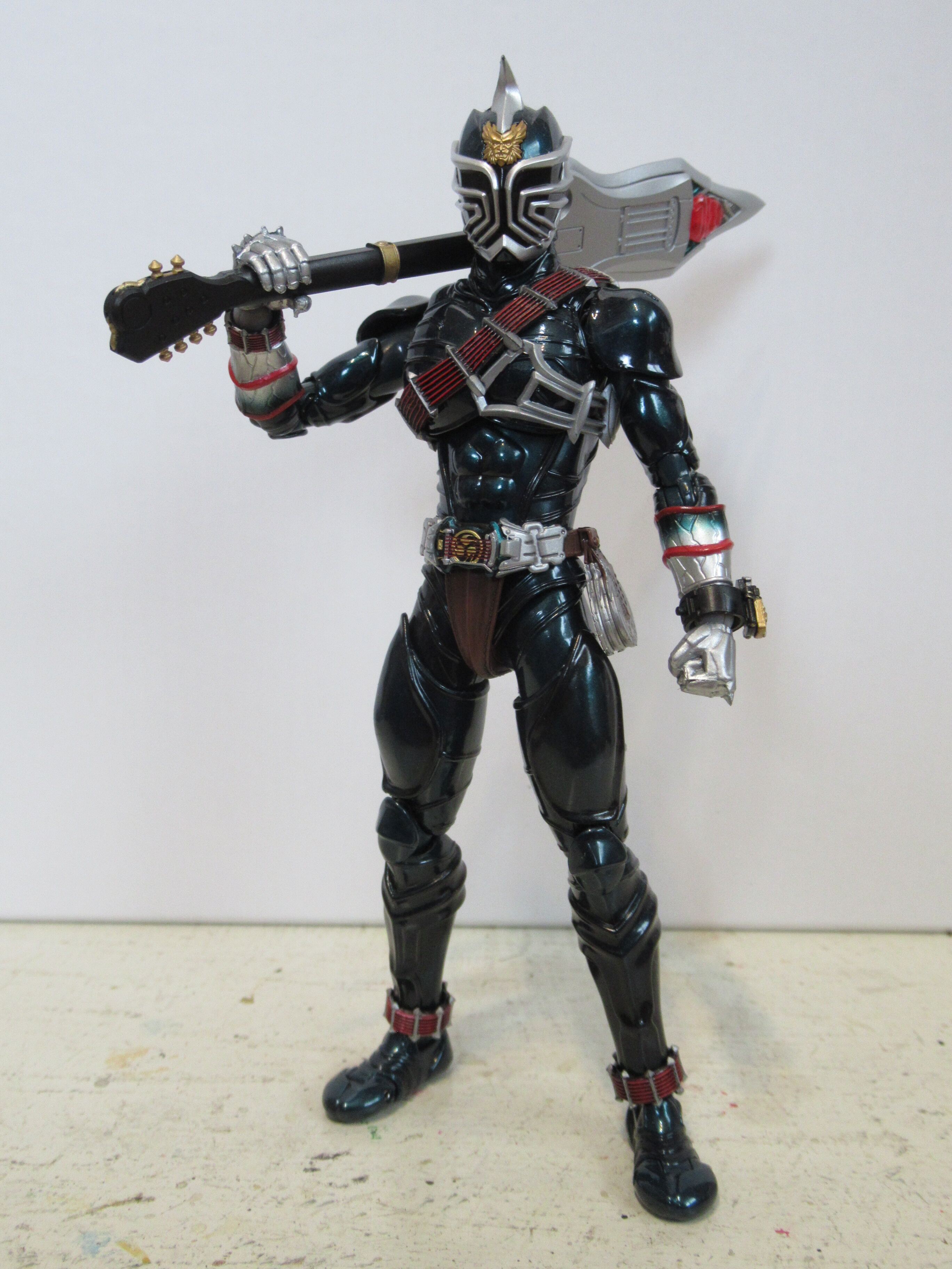 S.H.Figuarts（真骨彫製法）仮面ライダー轟鬼 | Papa's Favorite!