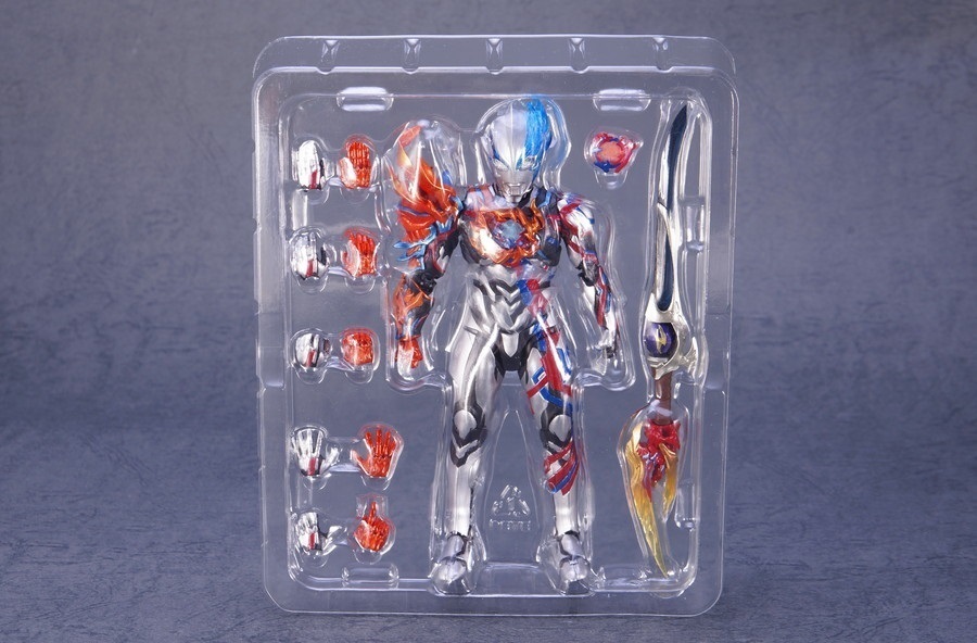 S.H.Figuarts ウルトラマンブレーザー ファードランアーマー | D・C