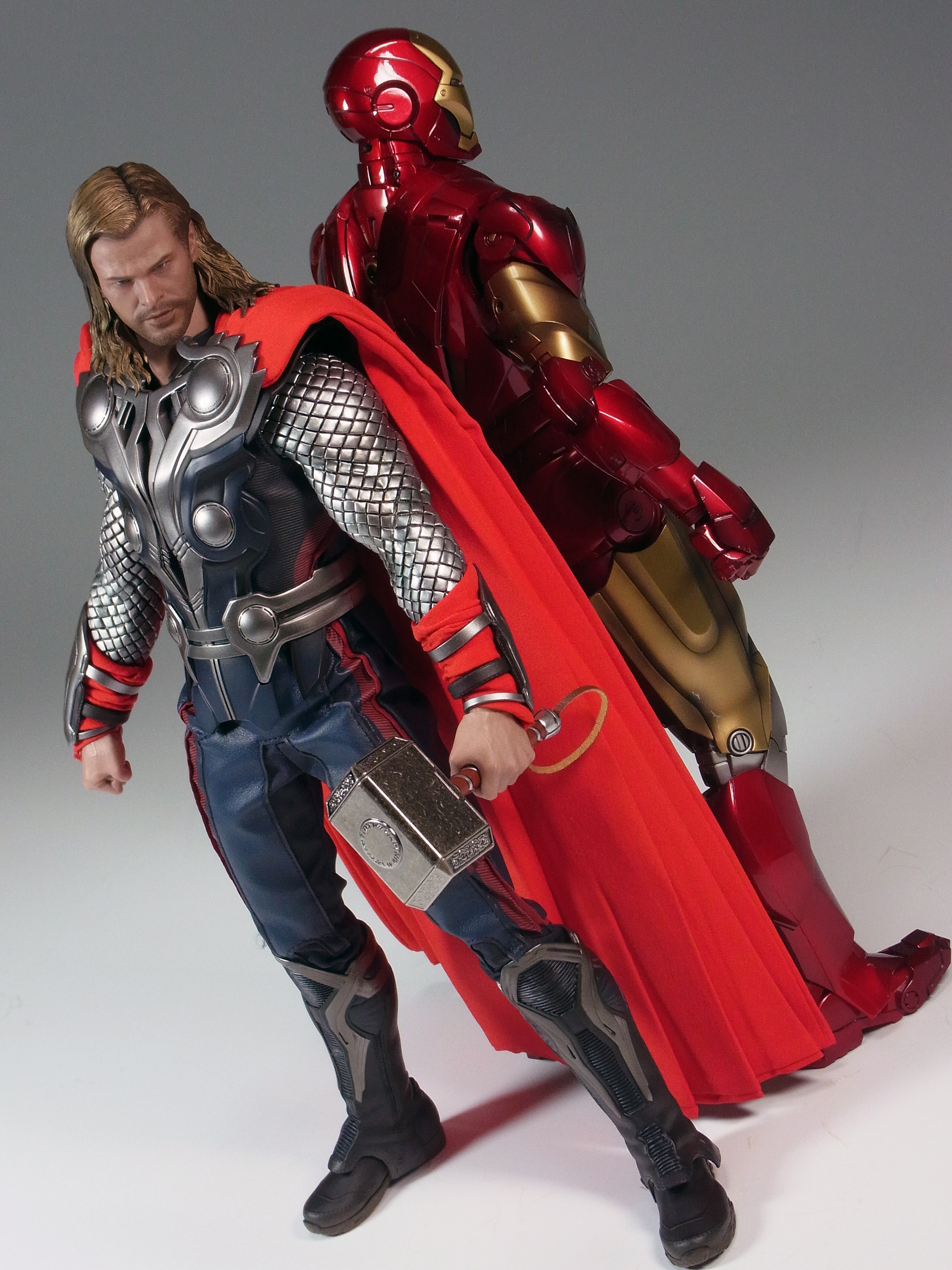 ホットトイズ アベンジャーズ ソー レビュー | ヒーローフィギュアを