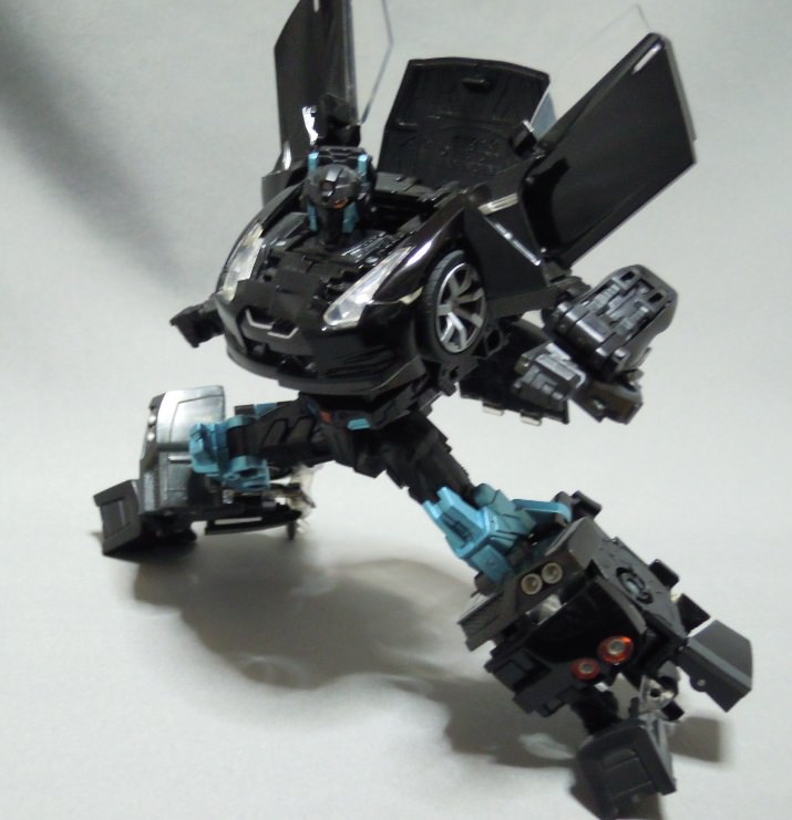 玩具レビュー A-01 NISSAN GT-R コンボイ スーパーブラック - 金の