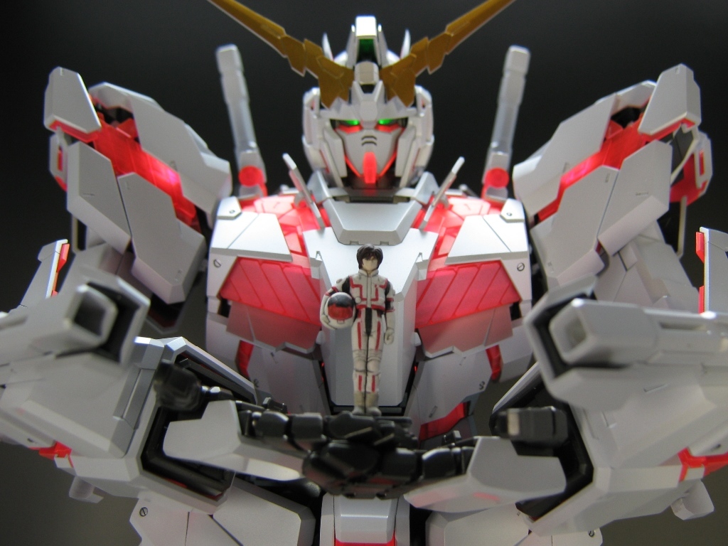 PG1/60「ユニコーンガンダム ＋ LED」“発光” - プラモつくるよ！-改造
