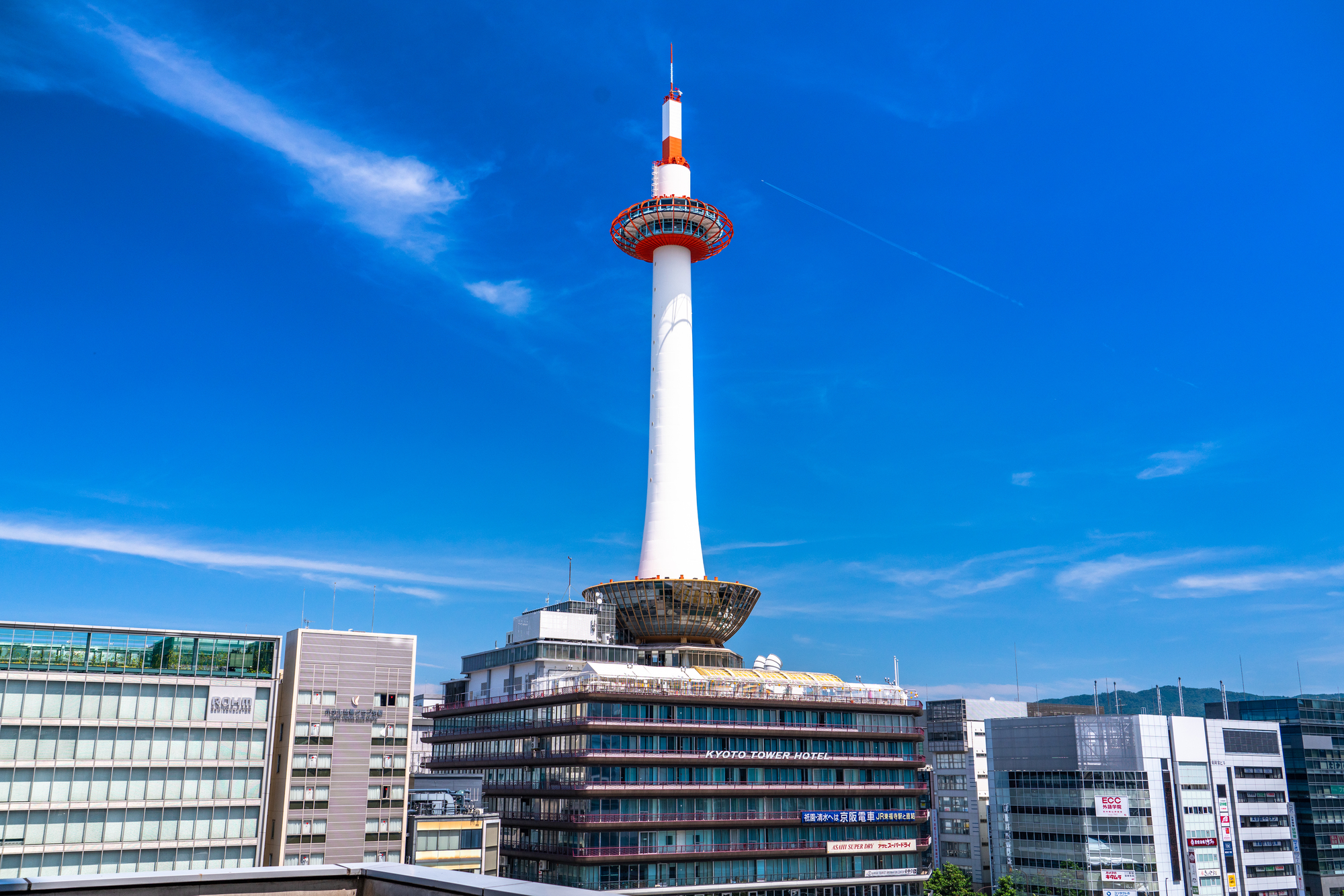 ニデック京都タワーの見どころ4選！ランチやバータイムに利用したい