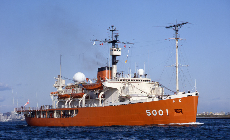 二代目南極観測船「ふじ」が初めて航海に出発した日: 今日の海の日