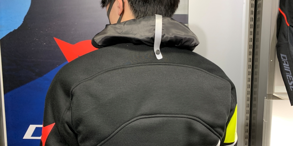 ついパーカーでバイクに乗っちゃうあなたへ捧ぐブログ【VR46 DAEMON-X